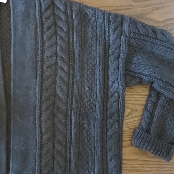 Gap Sweater - Picture 5 of 12